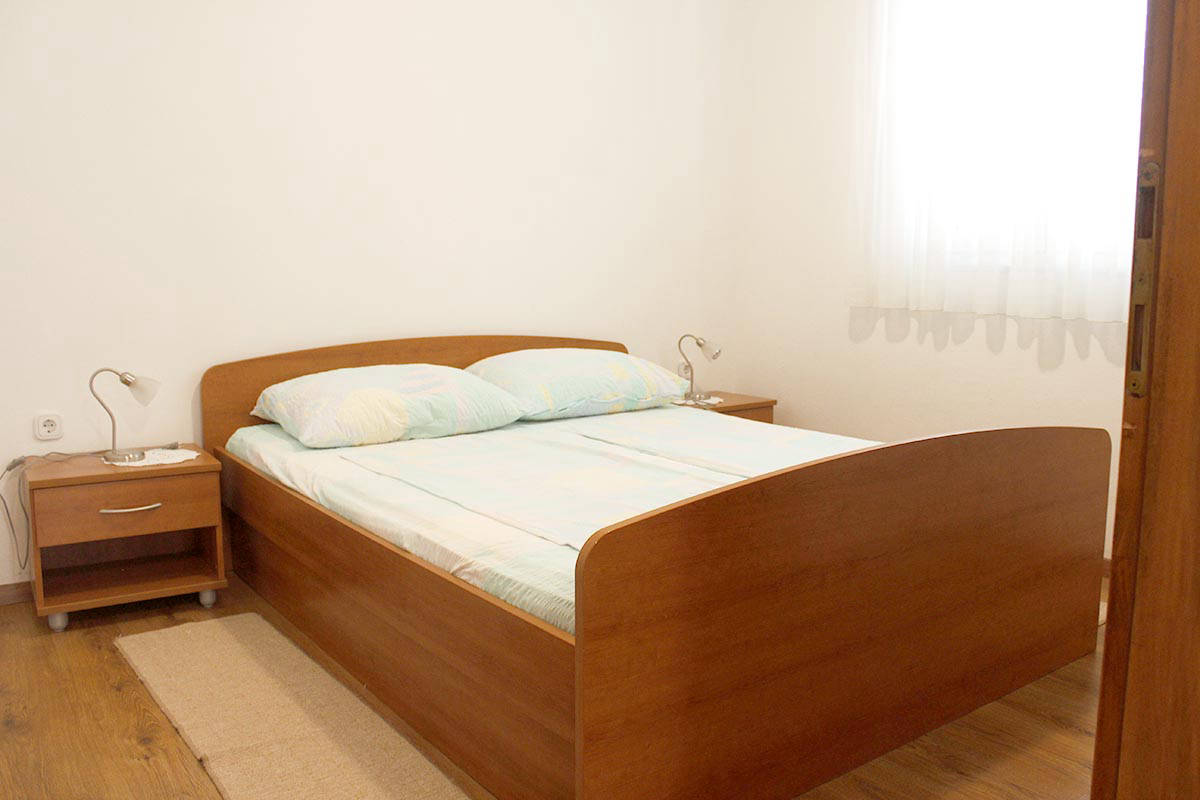 Podvornica apartments Metajna