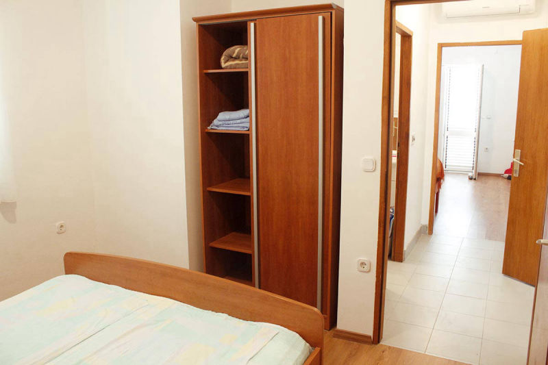 Podvornica apartments Metajna