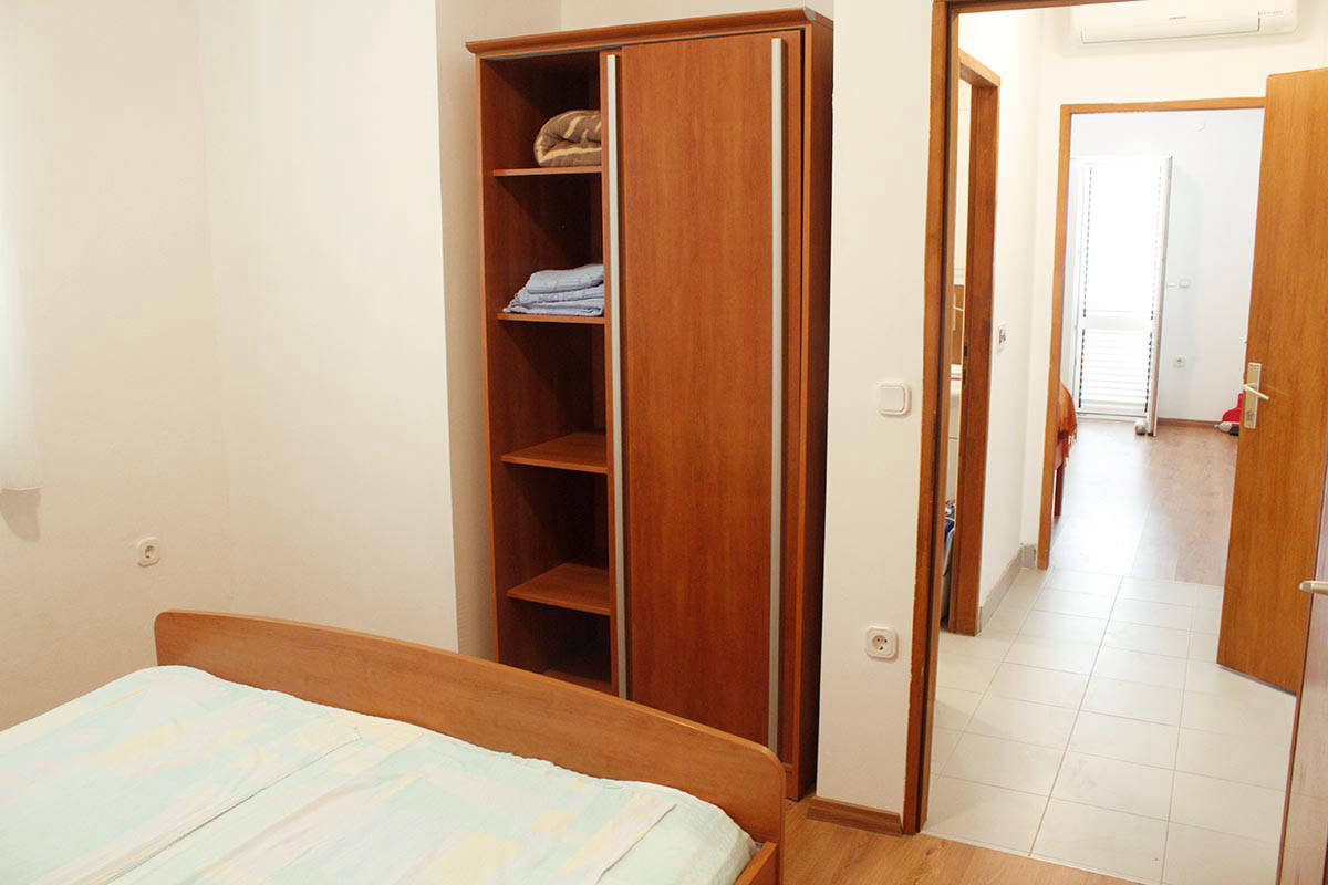 Podvornica apartments Metajna