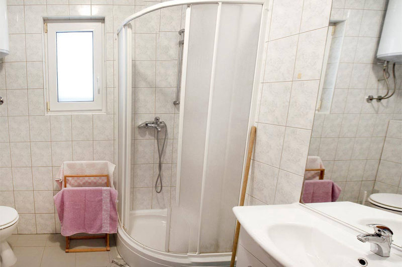 Podvornica apartments Metajna