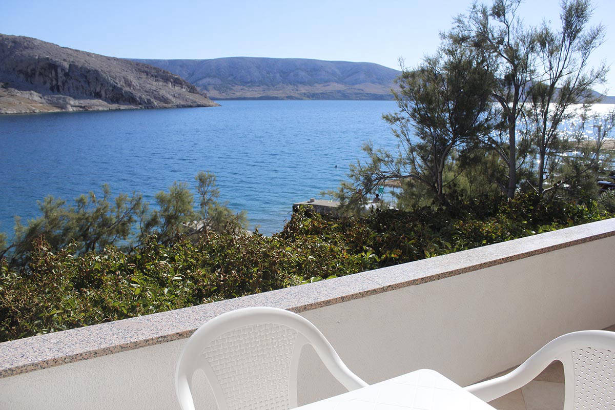 Podvornica apartments Metajna