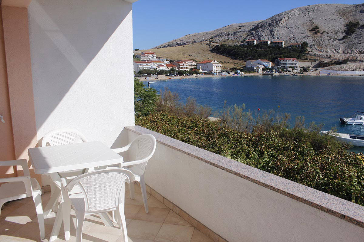 Podvornica apartments Metajna