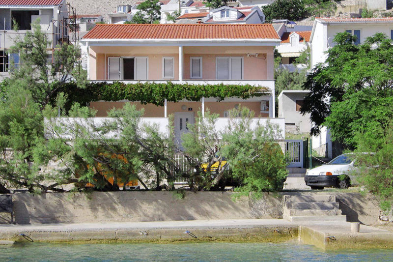 Podvornica apartments Metajna